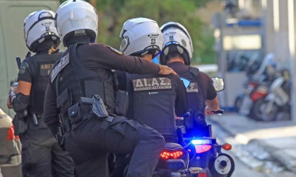 Κυψέλη: Συνελήφθη 32χρονος σε βάρος του οποίου εκκρεμούσε ένταλμα για απόπειρα ανθρωποκτονίας